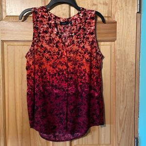 Apt. 9 Essentials. Hidden button up front.  Size medium.